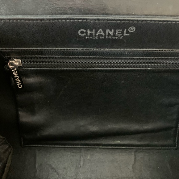 CHANEL Vintage Chocolate Bar Shoulder Bag Black & Cream Good Condition - Picture 10 of 14